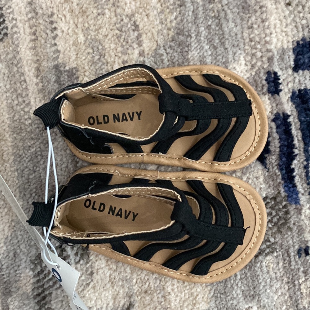 Old Navy Black Sandals Toddler Girl Size 3 NWT - Picture 2 of 4